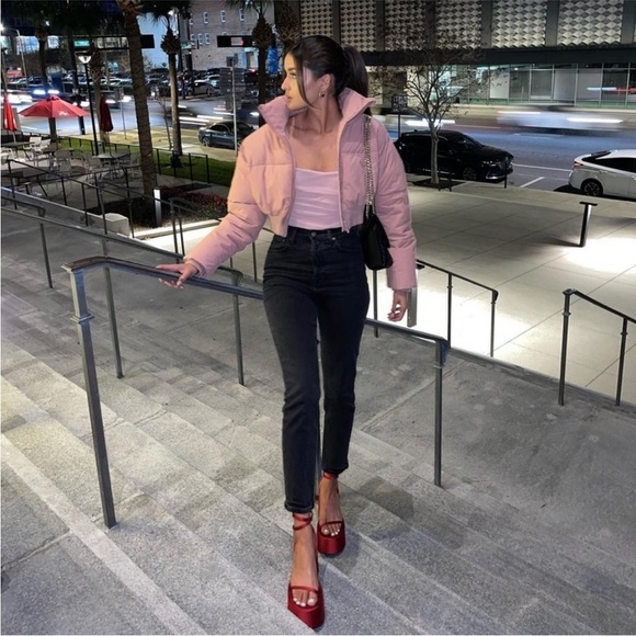 Zara pink cropped puffer jacket BLOGGERS FAVORITE!!!!! - Picture 4 of 16